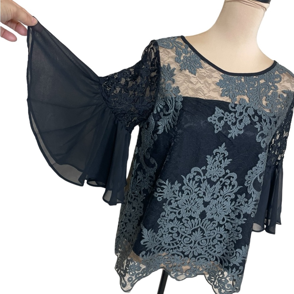 Carmen Marc Valvo Sheer/Lace Top NWT (D-1) - Picture 3 of 10